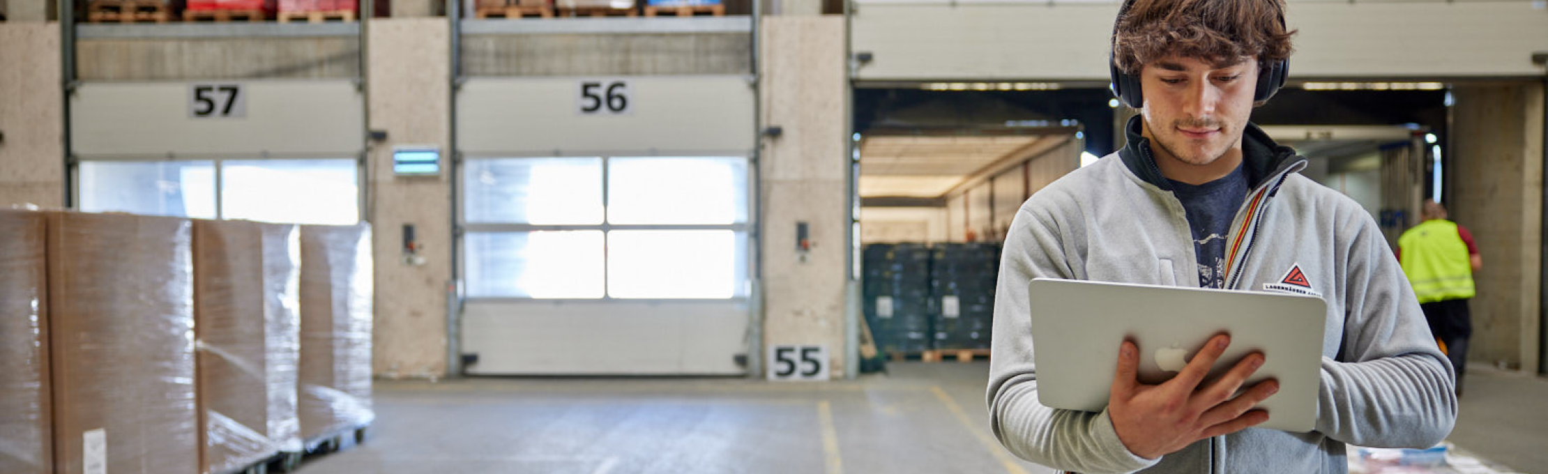 Logistik­fachfrau/ fachmann mit FA